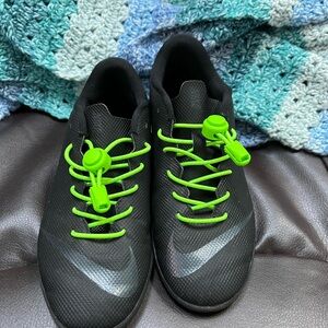 Boys Nike Shoes size 3.5Y